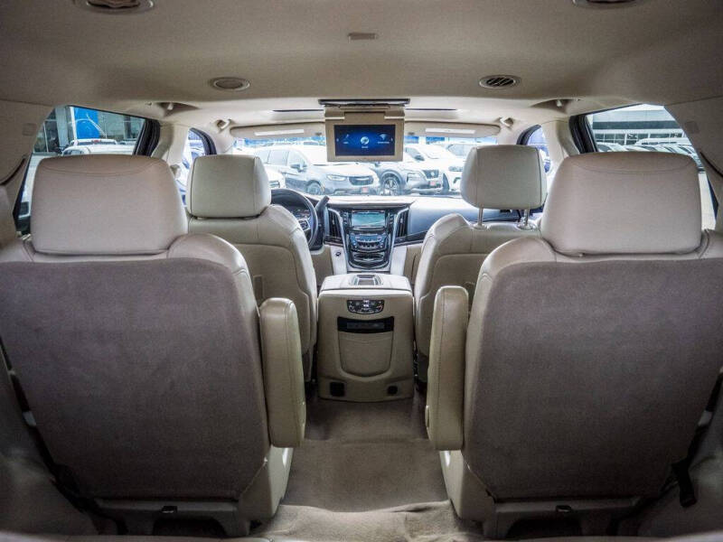 2018 Cadillac Escalade Luxury