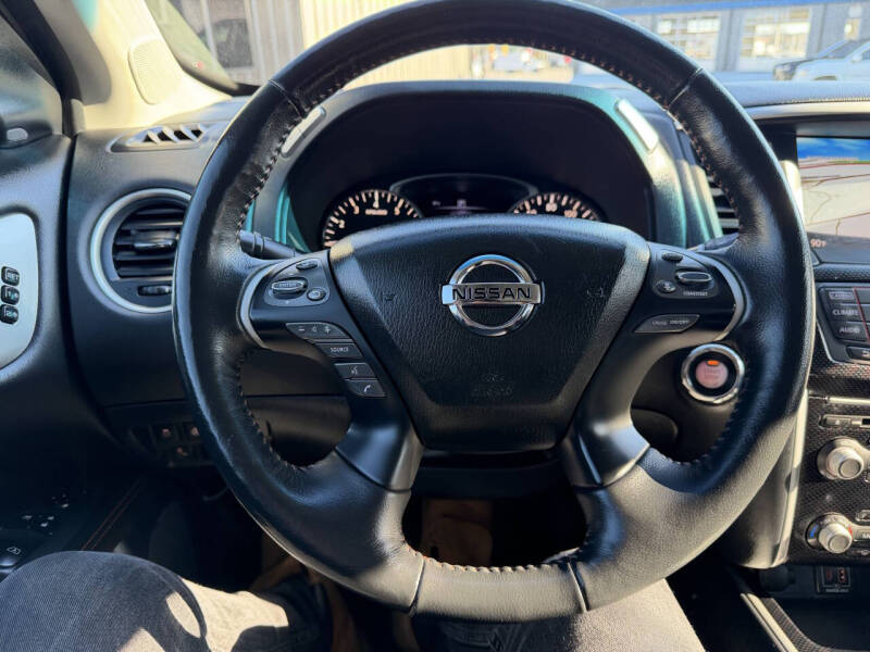 2019 Nissan Pathfinder SL