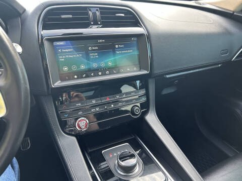 2019 Jaguar F-PACE 30t Prestige