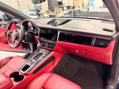 2021 Porsche Macan S