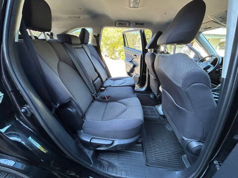 2020 Toyota Highlander LE