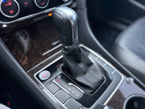 2014 Volkswagen Passat 1.8T SEL Premium PZEV