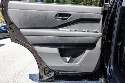 2025 Nissan Pathfinder S