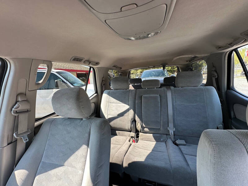 2005 Toyota Sequoia SR5