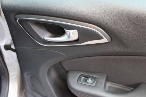 2015 Chrysler 200 LX