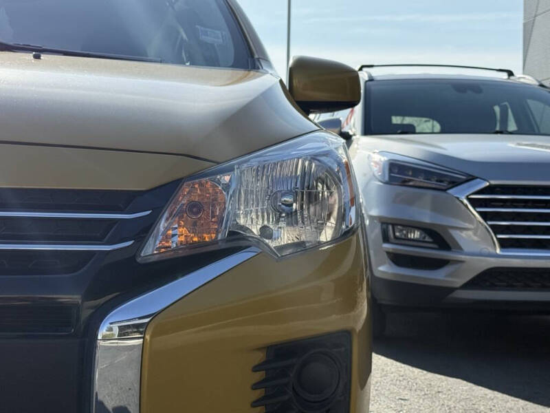 2024 Mitsubishi Mirage ES