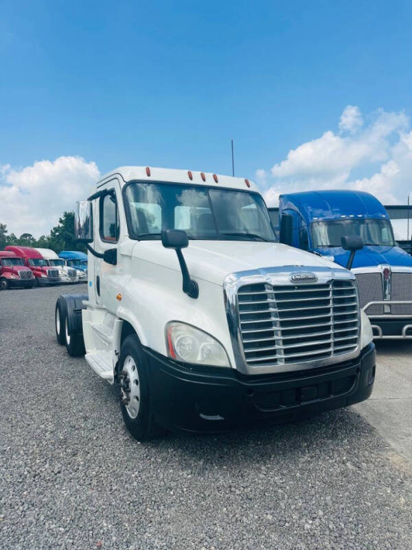 2015 Freightliner Cascadia Day Cab