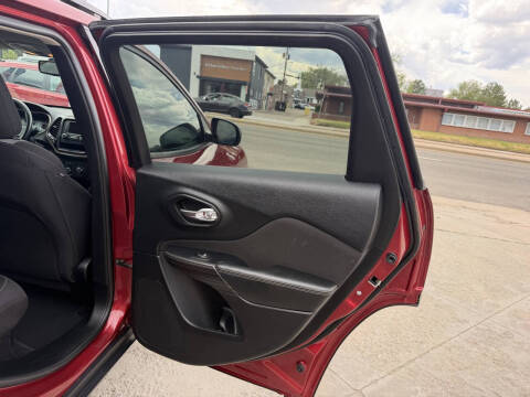 2017 Jeep Cherokee Sport