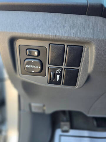 2011 Toyota Prius Two