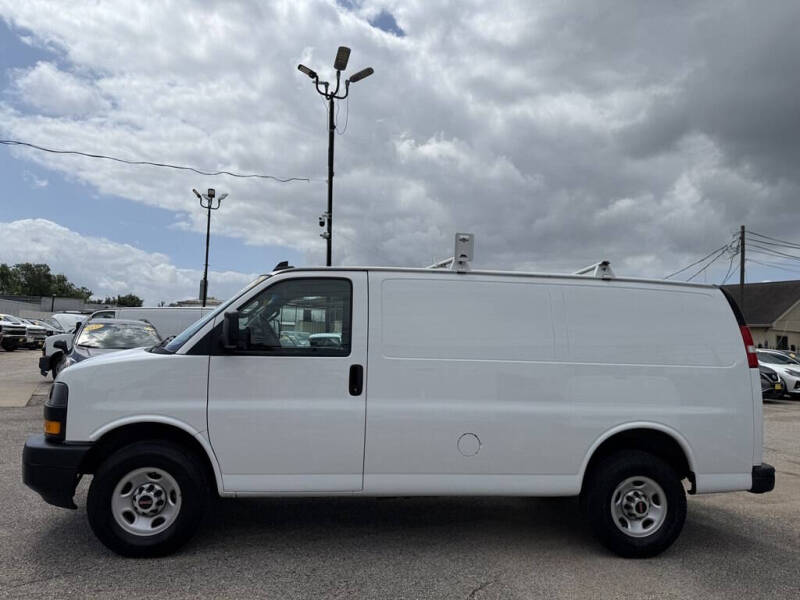 2023 GMC Savana 2500