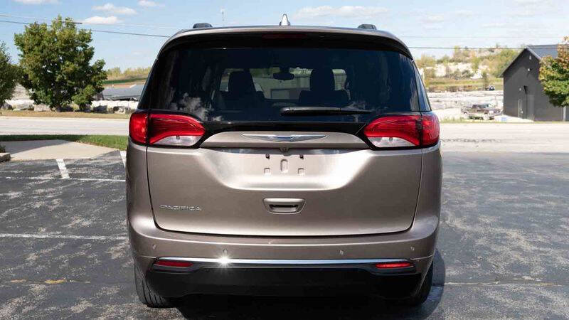 2017 Chrysler Pacifica Touring-L