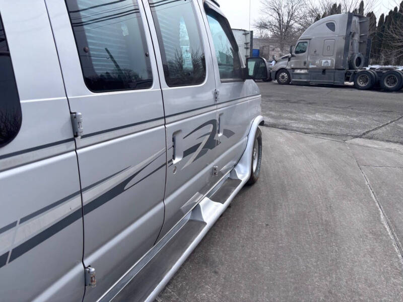 2000 Ford E-Series E-150