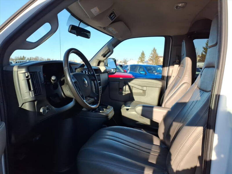 2022 Chevrolet Express LS 3500