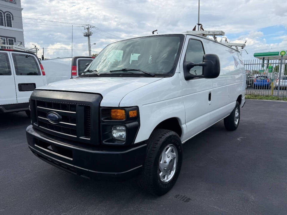 2011 Ford E-Series E-250 Van's photo