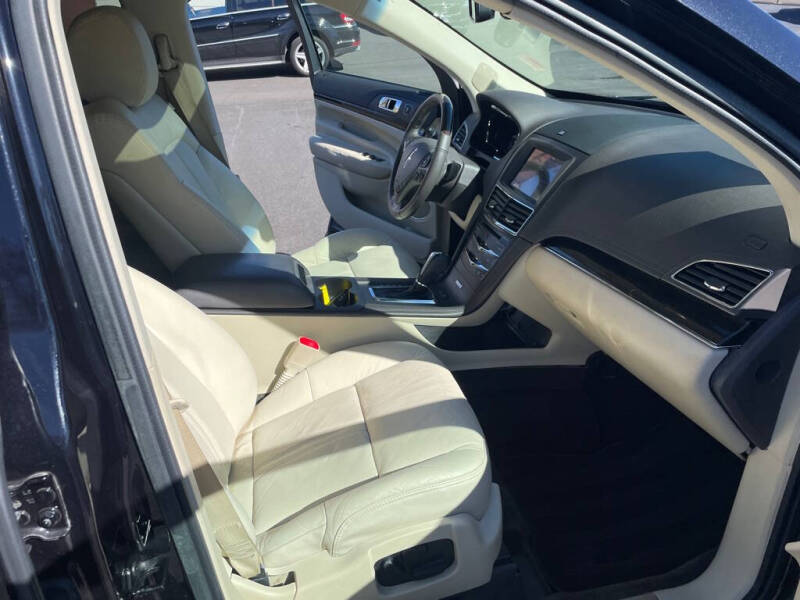 2019 Lincoln MKT