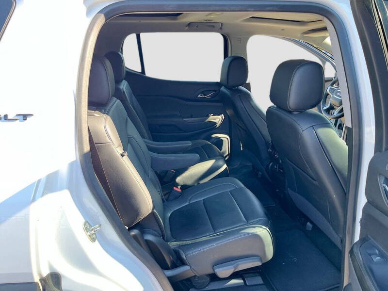 2023 GMC Acadia SLT