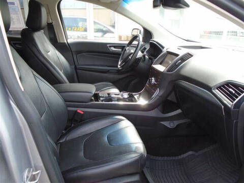 2020 Ford Edge Titanium