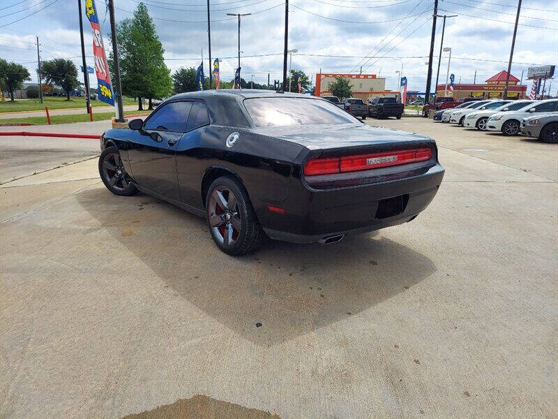 2012 Dodge Challenger SXT