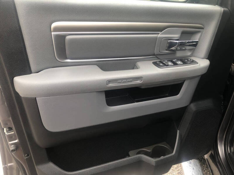 2016 RAM 1500 SLT