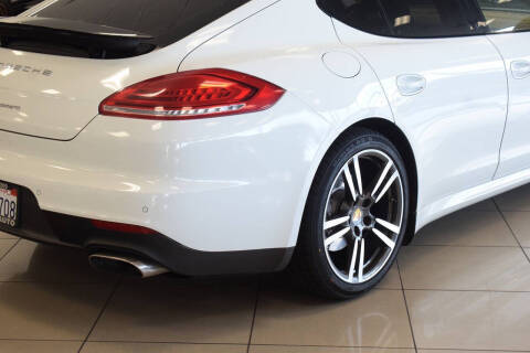 2016 Porsche Panamera 4