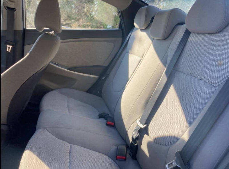 2012 Hyundai Accent GLS