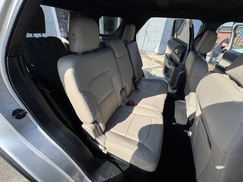 2017 Ford Explorer Platinum