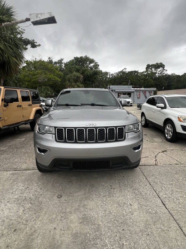 Used 2018 Jeep Grand Cherokee Laredo E with VIN 1C4RJEAG5JC513399 for sale in Daytona Beach, FL