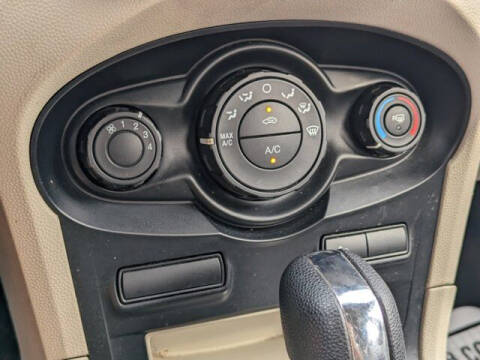 2013 Ford Fiesta SE