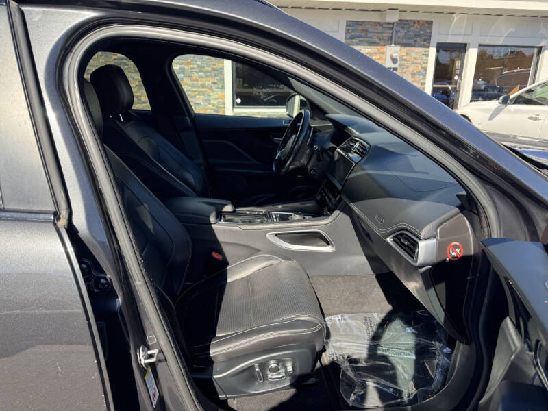 2018 Jaguar F-PACE S