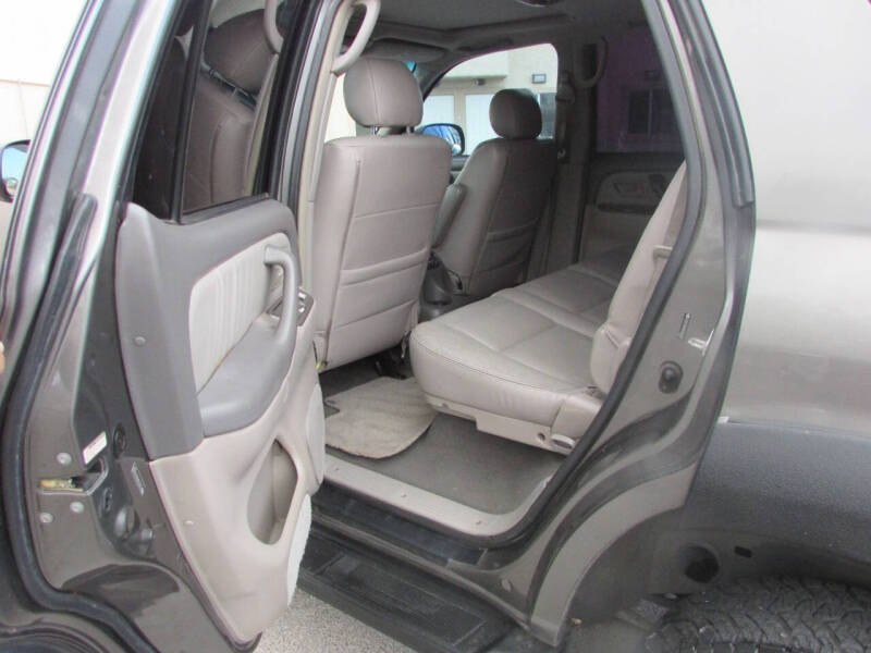 2006 Toyota Sequoia Limited photo 18