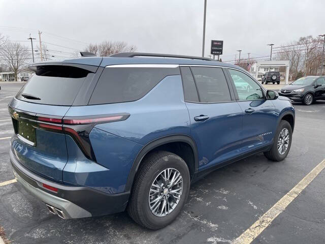 2025 Chevrolet Traverse LT