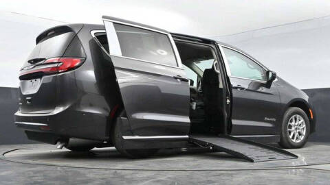 2023 Chrysler Pacifica Touring L