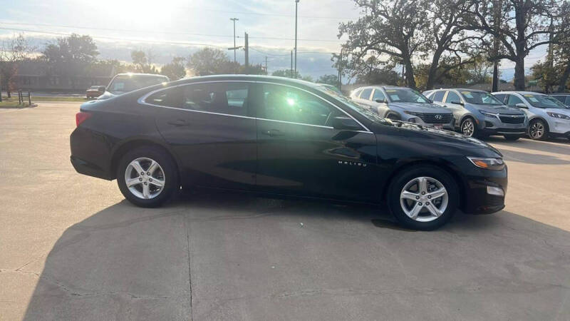 2024 Chevrolet Malibu 1LT photo 4