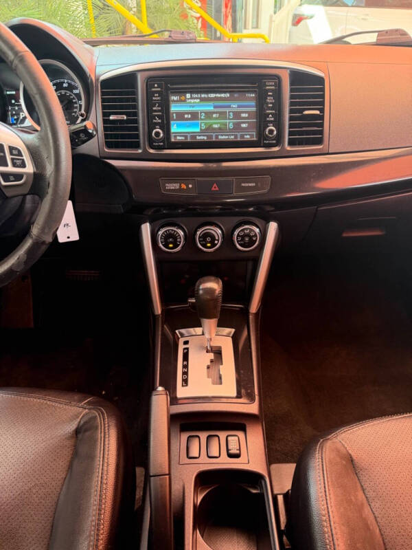 2017 Mitsubishi Lancer ES