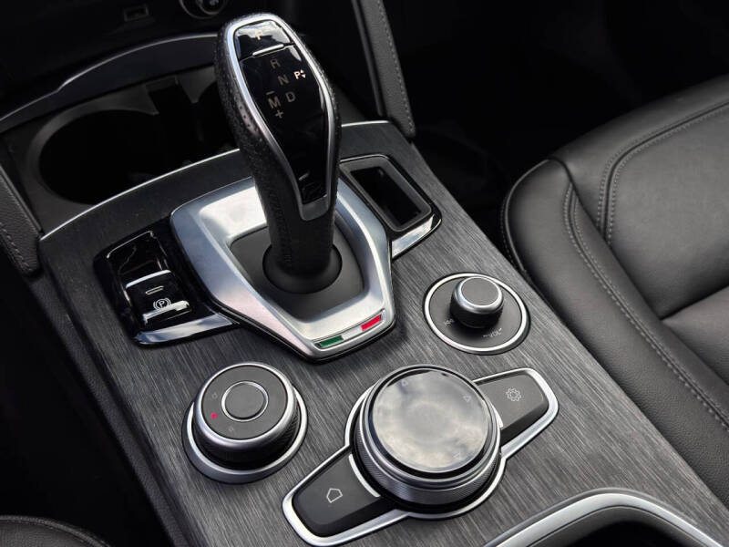 2022 Alfa Romeo Stelvio Sprint