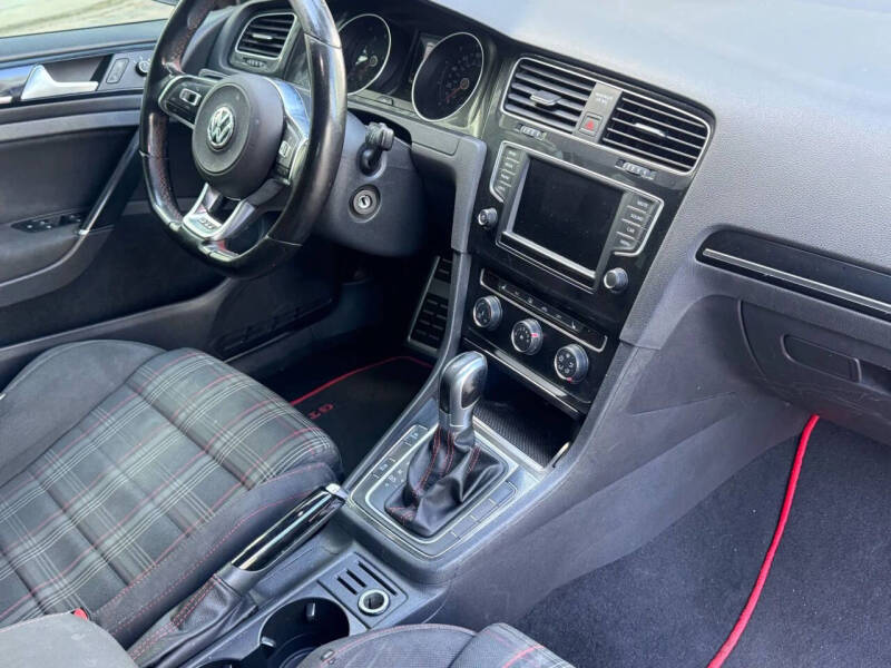 2017 Volkswagen Golf GTI S