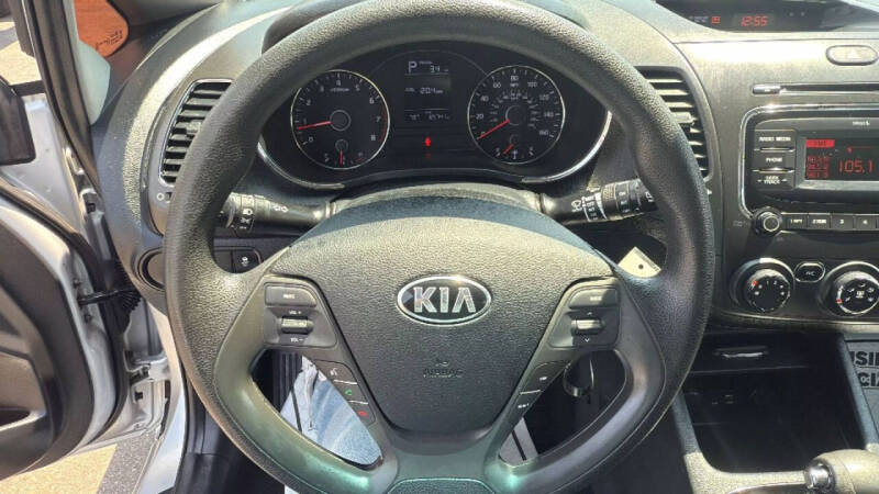 2017 Kia Forte5 LX