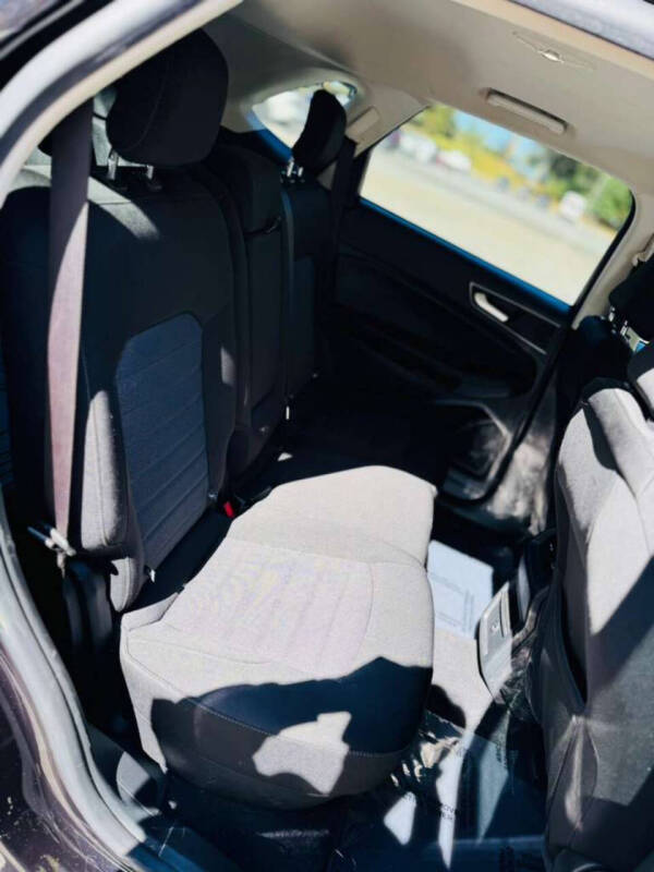 2021 Ford Edge SE