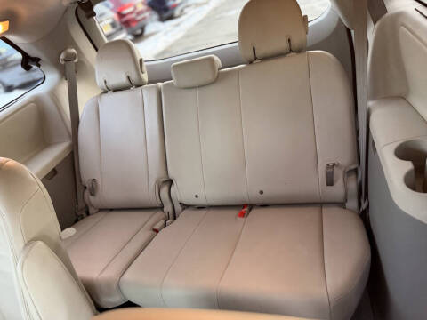 2014 Toyota Sienna XLE 7-Passenger
