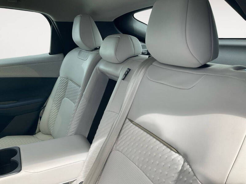 2026 Nissan LEAF Platinum+