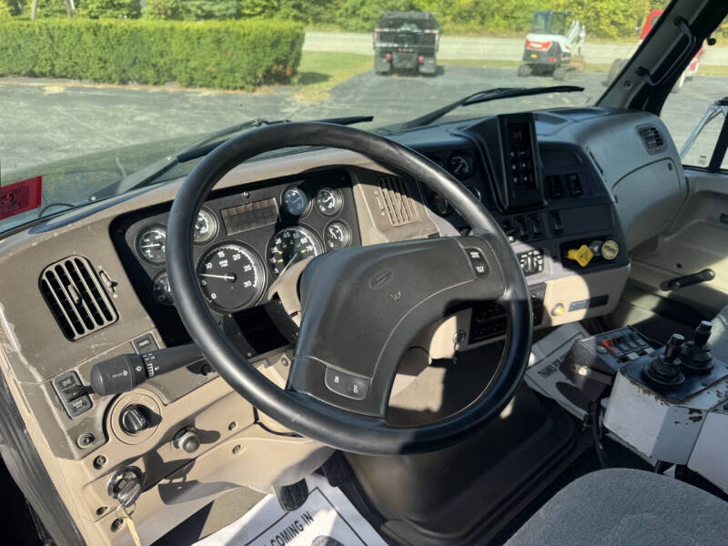 2005 Sterling LT 9500