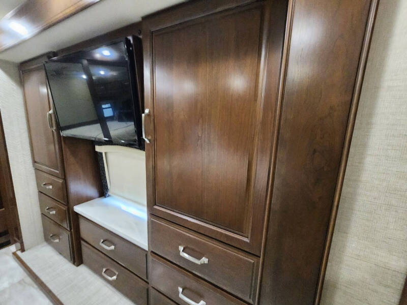 2019 Entegra Coach INSIGNIA 37MB