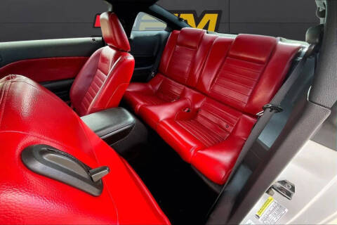 2005 Ford Mustang GT Deluxe