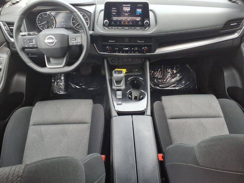 2025 Nissan Rogue SV