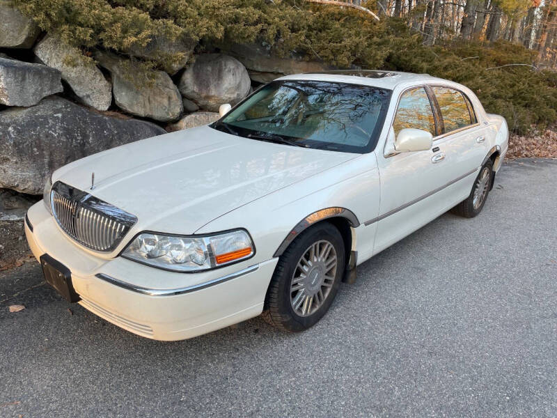 2006 Lincoln Town Car for sale at William's Car Sales aka Fat Willy's in Atkinson NH