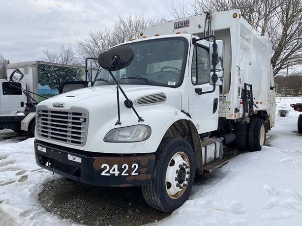 2015 Freightliner M2 106