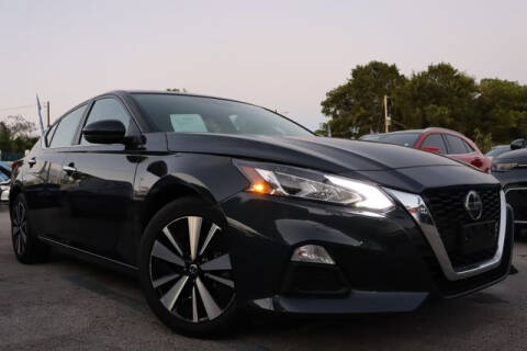 2022 Nissan Altima for sale at OCEAN AUTO SALES in Miami FL