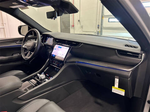 2025 Jeep Grand Cherokee Overland