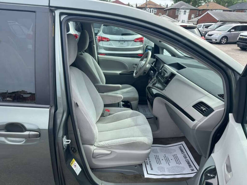 2014 Toyota Sienna