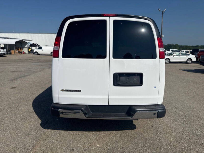 2025 Chevrolet Express LT 3500